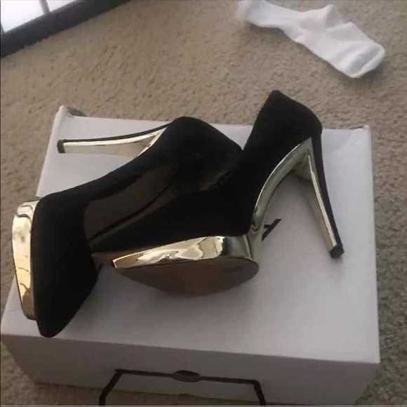 GOLD & BLACK ZARA PUMPS - Picture 1 of 3